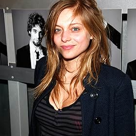 Lizzie Brocheré